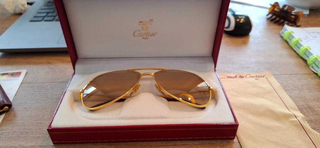 Vintage Cartier zonnebril met doos, Handtassen en Accessoires, Zonnebrillen en Brillen | Heren, Ophalen, Zo goed als nieuw, Zonnebril