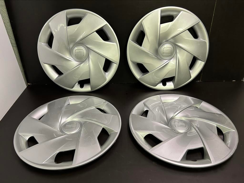 4 Ibiza 15" wieldoppen, Zo goed als nieuw