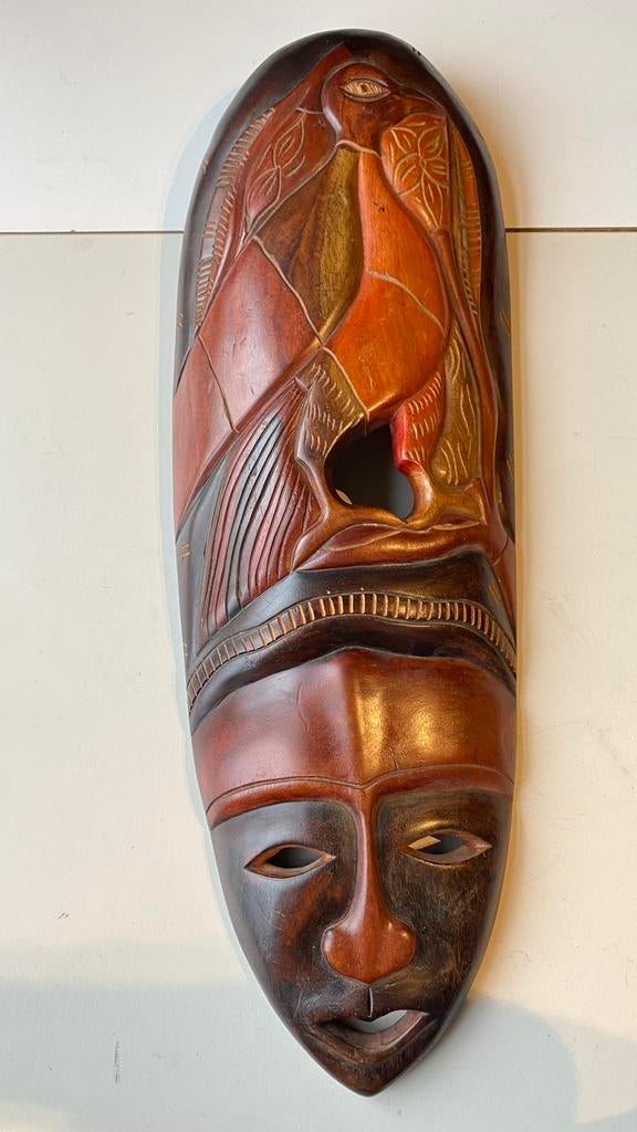 Masque pour femme africaine avec oiseau, Enlèvement ou Envoi