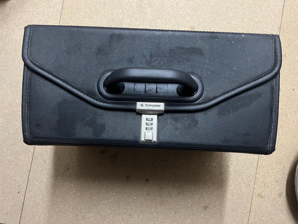 Pilotenkoffer samsonite, Handtassen en Accessoires, Ophalen of Verzenden, Nieuw, Hard kunststof, Slot