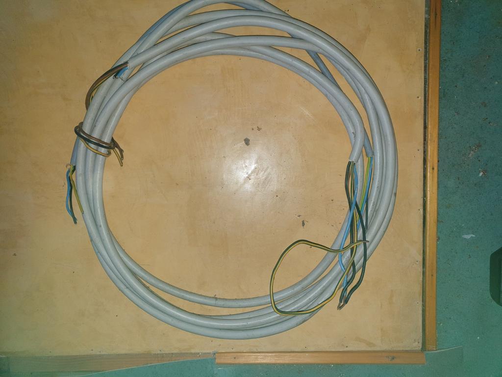 Elektriciteitsdraad kabelgoot verdeeldoos, Ophalen