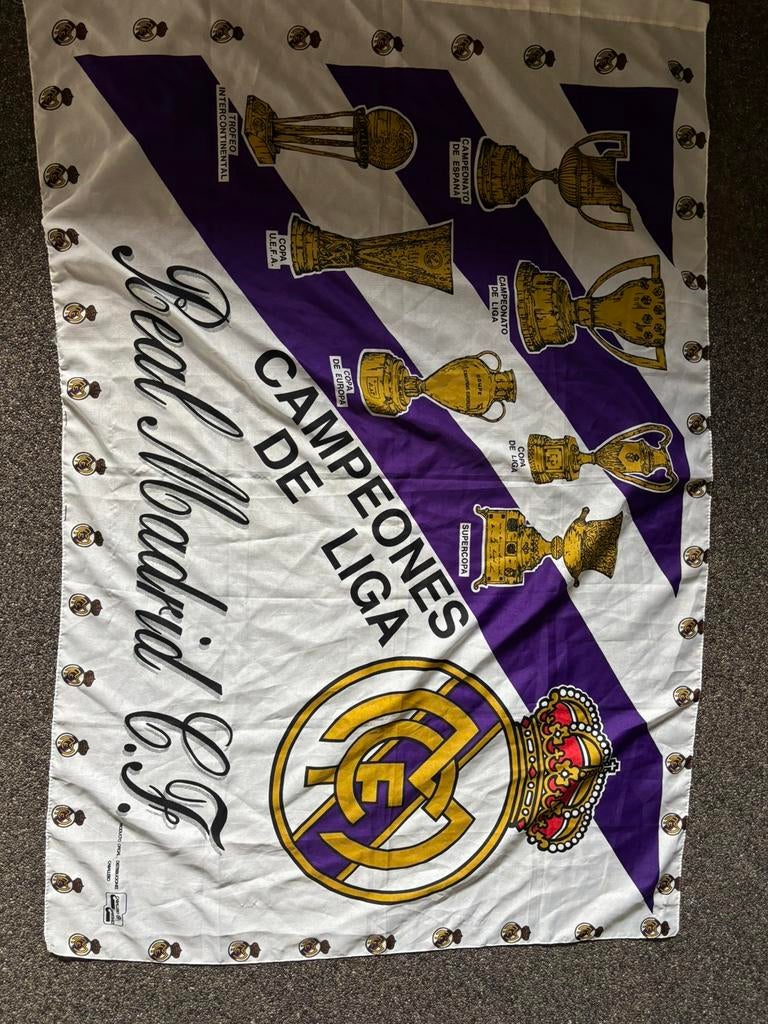 Vlag real madrid, Verzamelen, Ophalen, Zo goed als nieuw, Overige typen