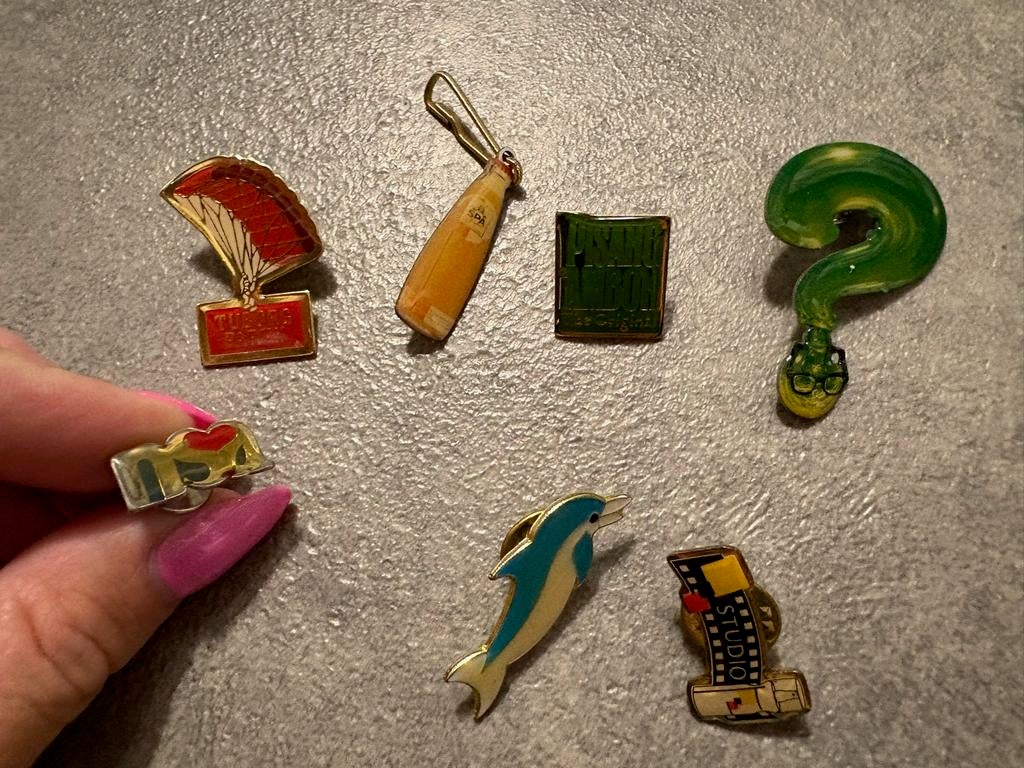 diverse pins, Verzamelen, Ophalen, Zo goed als nieuw, Speldje of Pin