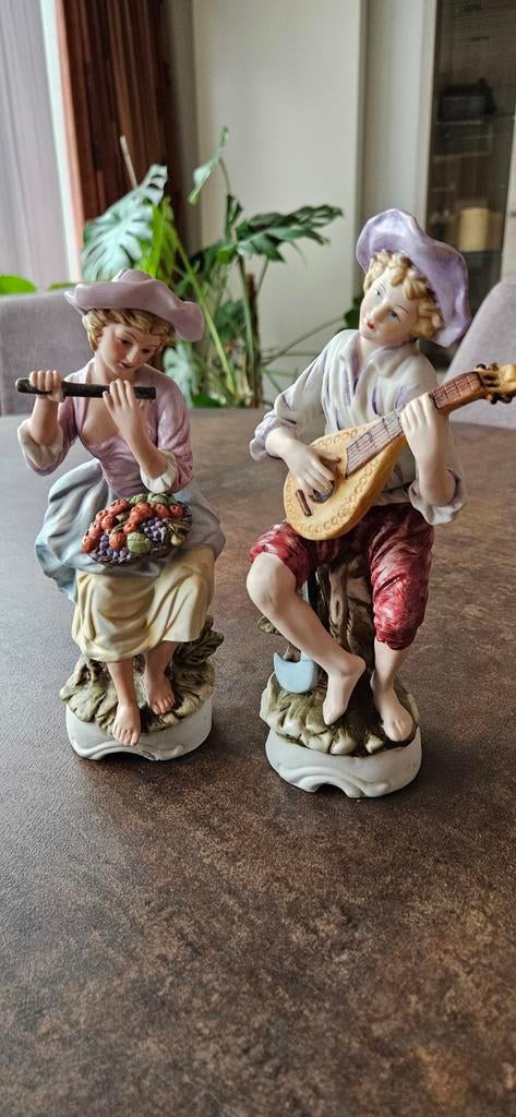 Koppel muzikantjes in biscuit, Enlèvement