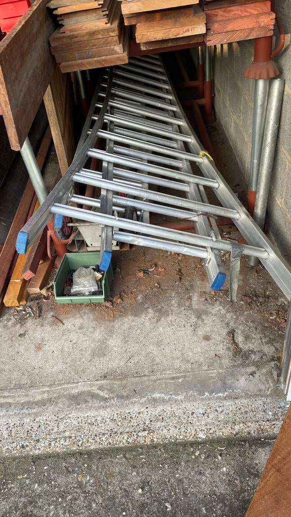 Ladder 3 x 14 treden, Ophalen, Zo goed als nieuw