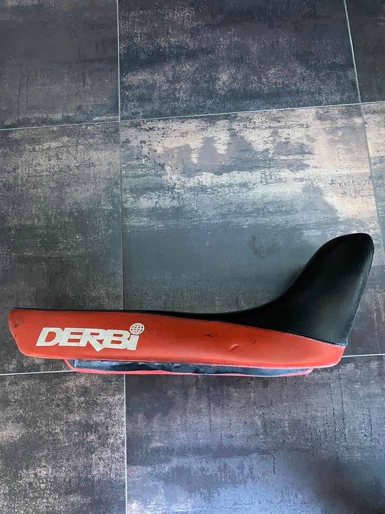 Selle Derbi, Enlèvement, Comme neuf, Selle