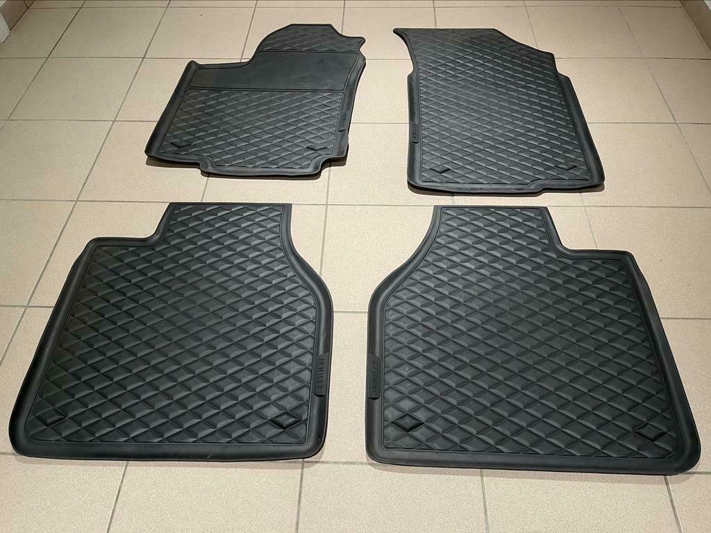 Bentley Flying Spur Rubber Floor mats Vloermatten 4 stuks, Ophalen of Verzenden, Nieuw, Bentley