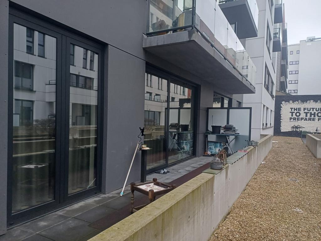 Bel appartement au rez-de-chaussée avec terrasse et jardin, Ventes sans courtier, 1 pièces, Jusqu'à 200 m², Appartement