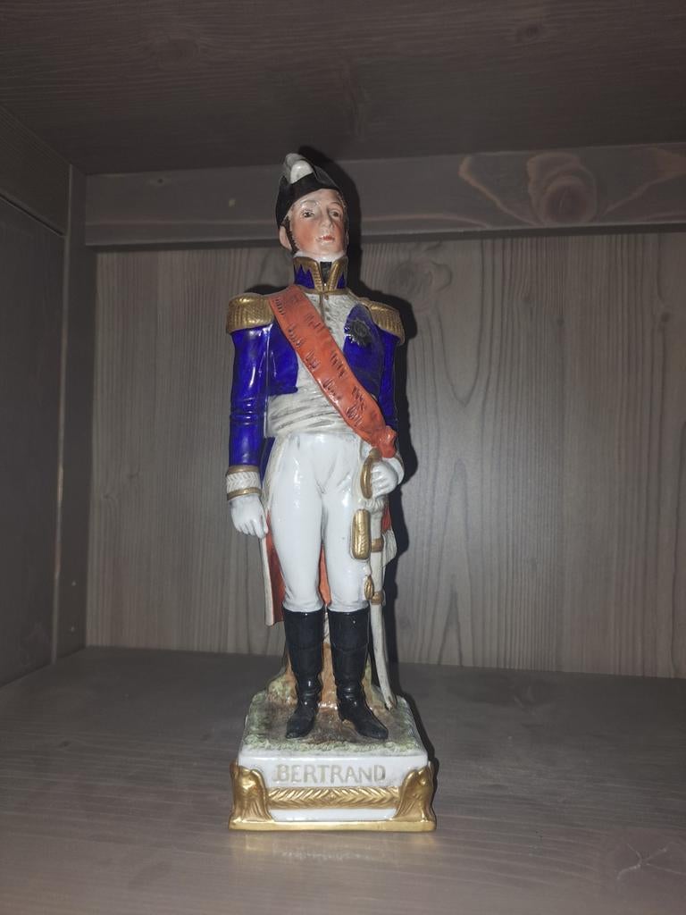 Figurine Alsbach Napoléon Bertrand 25 cm, Antiquités & Art, Antiquités | Porcelaine, Enlèvement