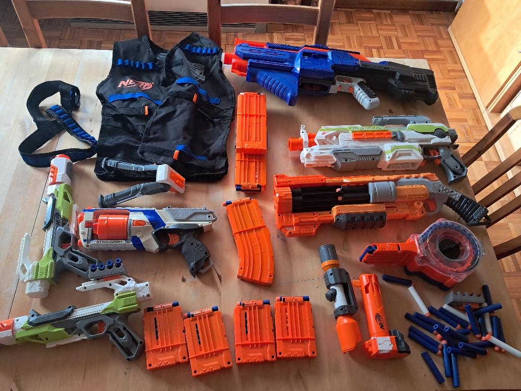 Lot de Nerfs et accessoires, Enlèvement ou Envoi, Comme neuf