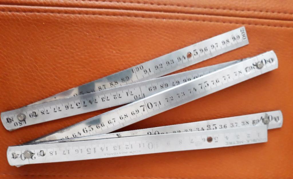 vouwmeter 2 meter metaal, Ophalen, Zo goed als nieuw