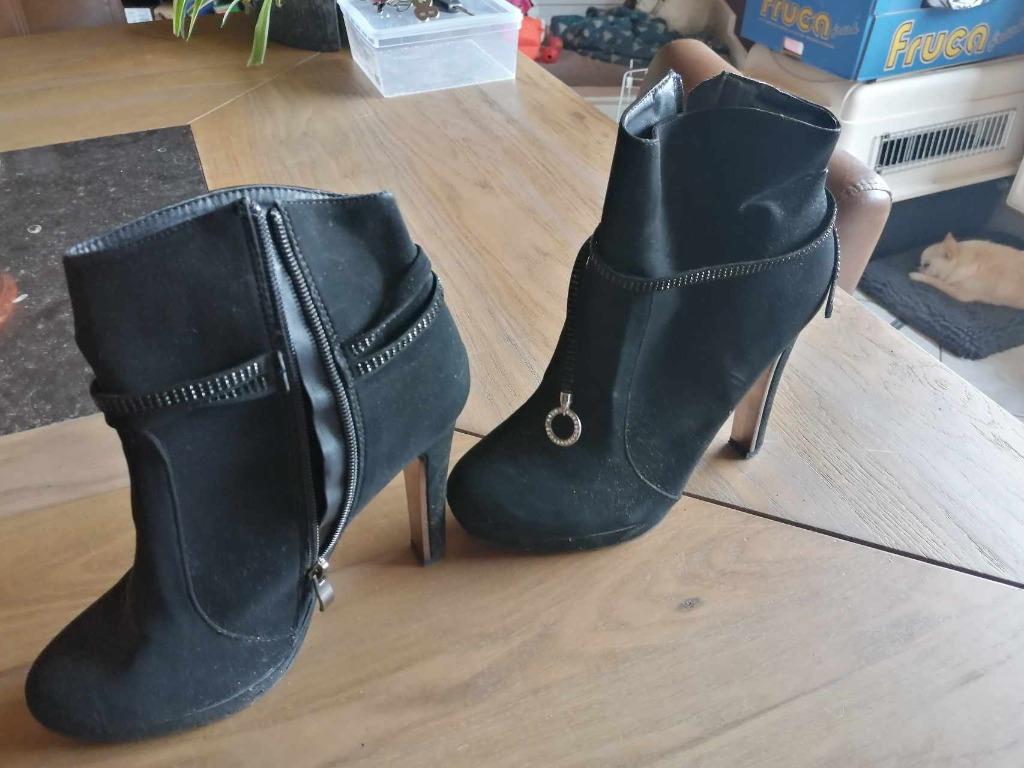 Pumps zwart - maat 39 hespje los laten maken bij schoenmaker, Enlèvement ou Envoi, Escarpins, Porté, Noir
