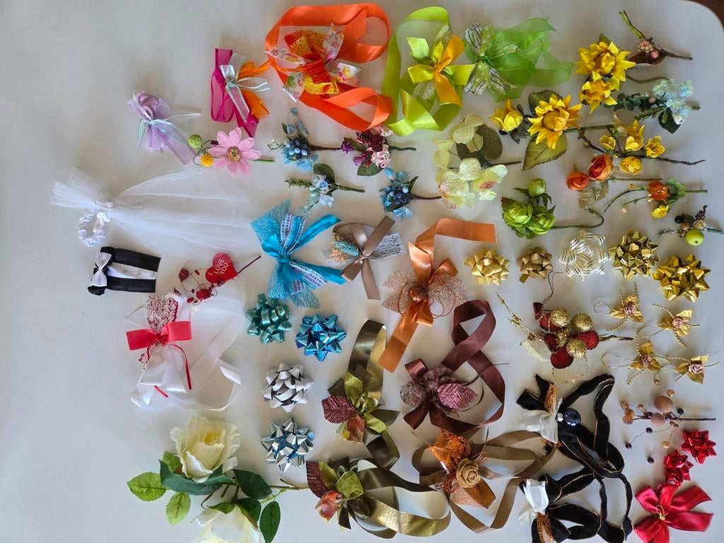 53 cadeau linten, bloemen, kerstversiering enz.., Hobby en Vrije tijd, Ophalen of Verzenden, Zo goed als nieuw