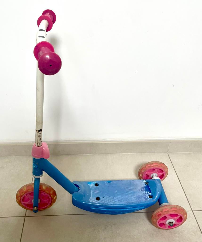 Trottinette à 3 roues, bleu et rose, max. 20 kg, Enlèvement, Utilisé, Step simple, Overige merken