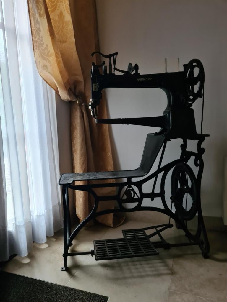 Antieke naaimachine voor leder, Antiek en Kunst, Ophalen