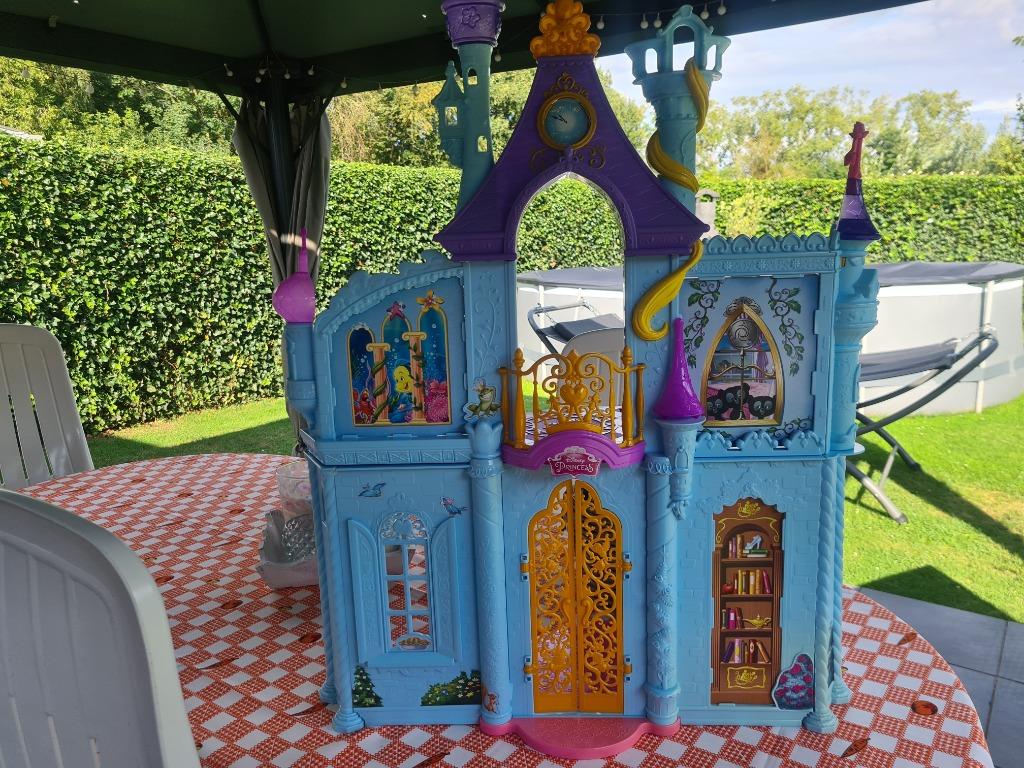 Disney kasteel, Verzamelen, Disney, Ophalen, Overige figuren, Zo goed als nieuw, Overige typen