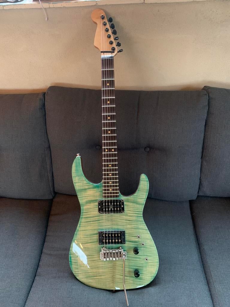 Luthier elektrische gitaar/geschulpte toets, Ophalen of Verzenden, Zo goed als nieuw