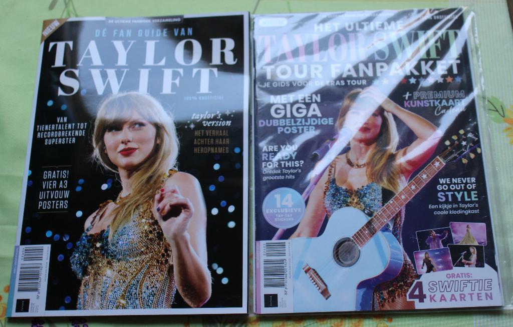 TAYLOR SWIFT : De Ultieme Fanboek Verzameling (2 stuks), Ophalen of Verzenden, Nieuw, Boek, Tijdschrift of Artikel