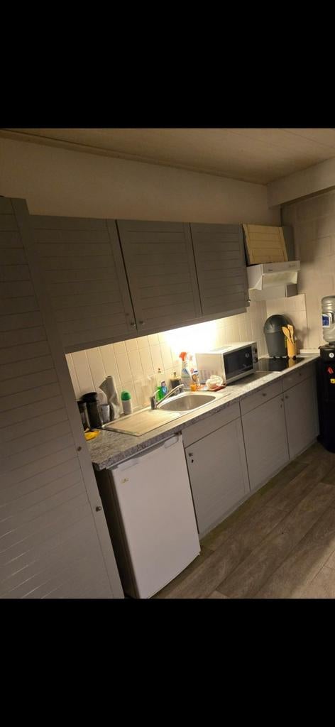 Séjour temporaire/studio recherché en cas de divorce/déménag, Immo, Appartements & Studios à louer, Genk, 20 à 35 m²