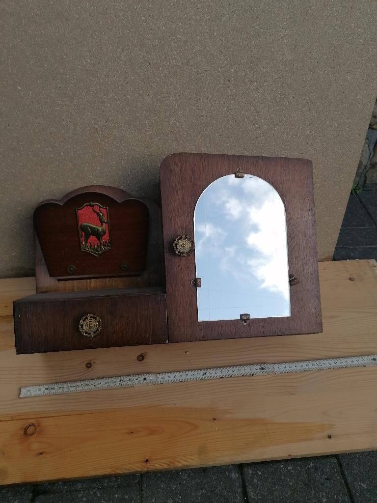 Vintage houten muurkastje, Ophalen