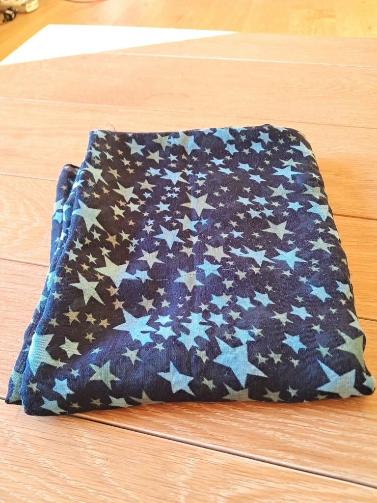 Foulard de cou étoiles bleues et vertes, Enlèvement ou Envoi, Porté, Écharpe