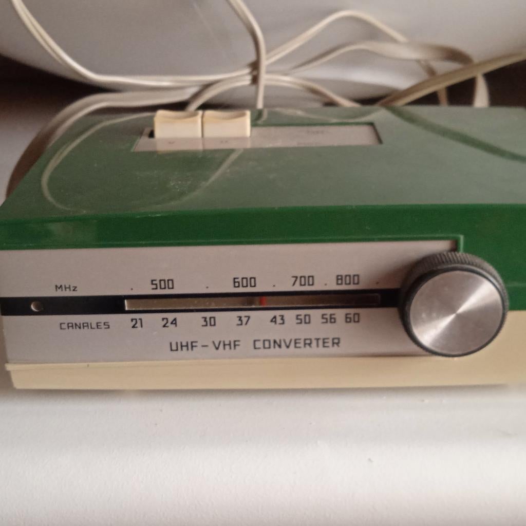Convertisseur UHF-VHF vintage pour vieux téléviseurs, foncti, Enlèvement ou Envoi