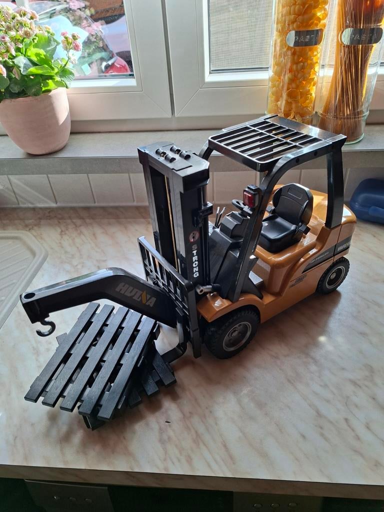 Grote metalen speelgoed heftruck, Enlèvement
