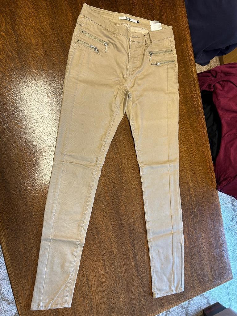 Nouveaux pantalons pour femmes uniquement - taille M, Neuf, Taille 38/40 (M), Only, Enlèvement ou Envoi