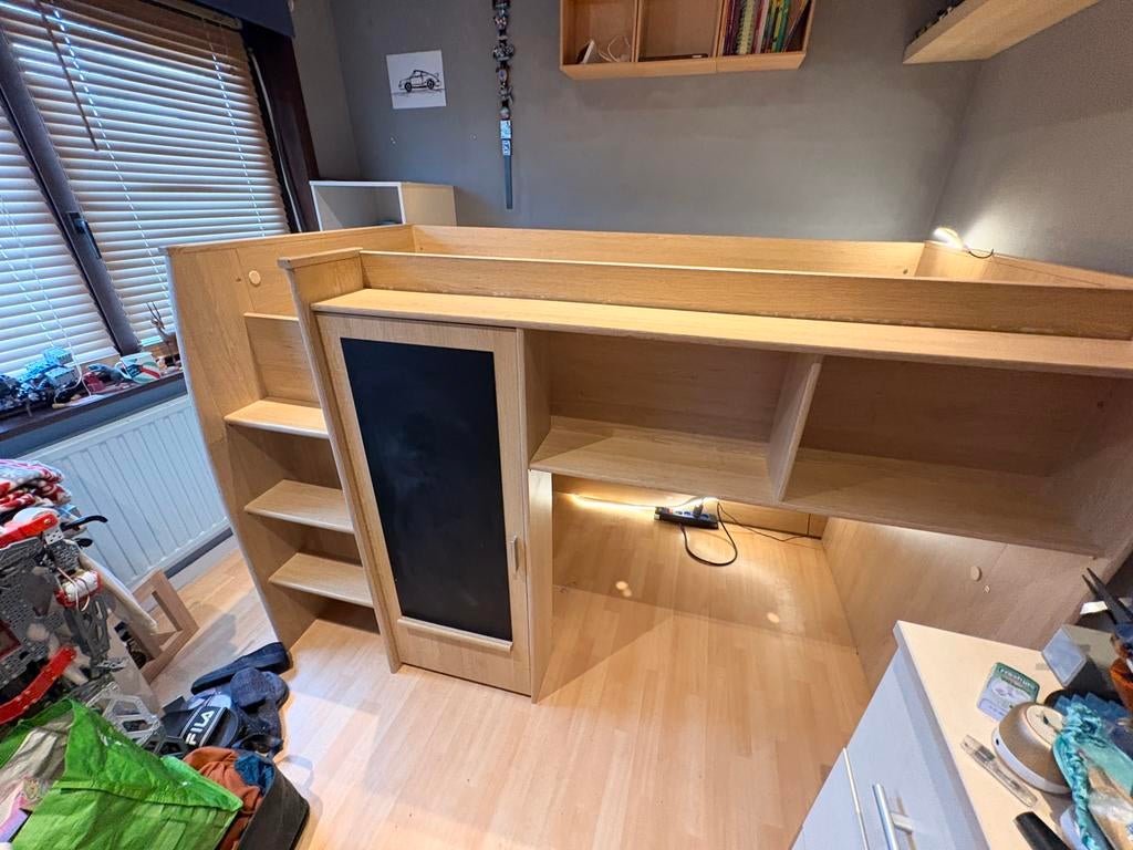 Lit en hauteur pour enfant (ado) + bureau coulissant, Enfants & Bébés, Enlèvement, Utilisé, Lit mezzanine