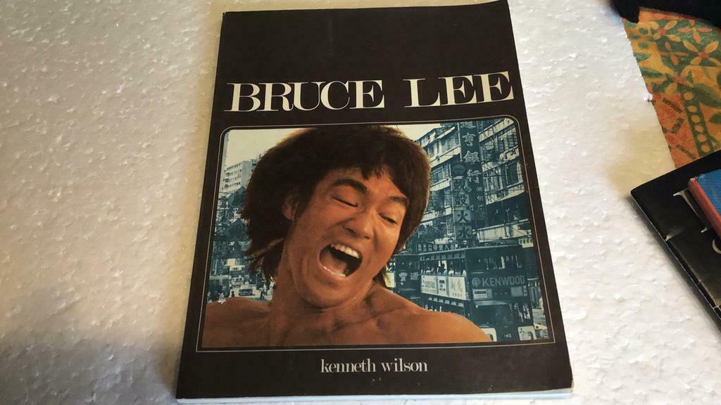 Bruce lee(+), Ophalen of Verzenden, Zo goed als nieuw, Kenneth wilson, Personen