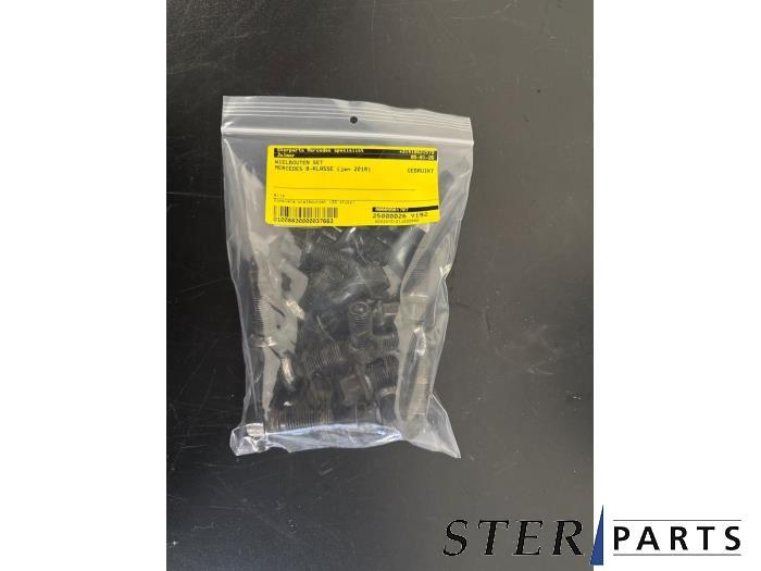 Kit boulons de roue d'un Mercedes B-Klasse, 3 mois de garantie, Utilisé, -, -