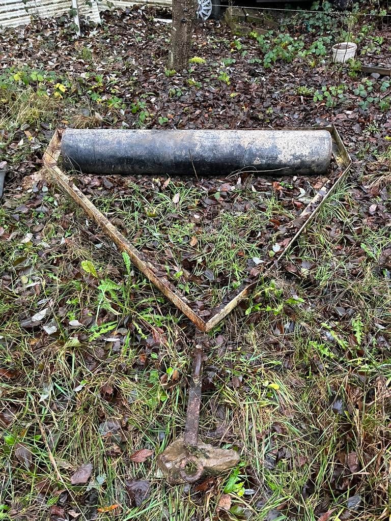 Rouleau en pierre avec armature, Articles professionnels, Autre, Agricole