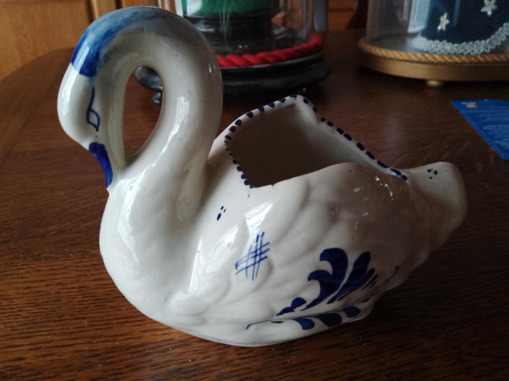 Delftsblauw zwaan, Ophalen