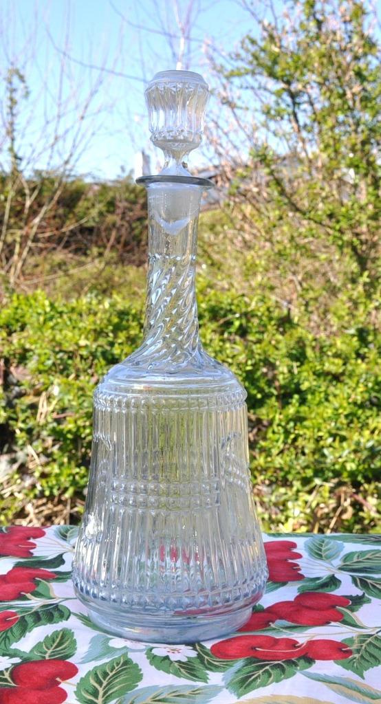 carafe a liqueur en verre moulé, Enlèvement ou Envoi