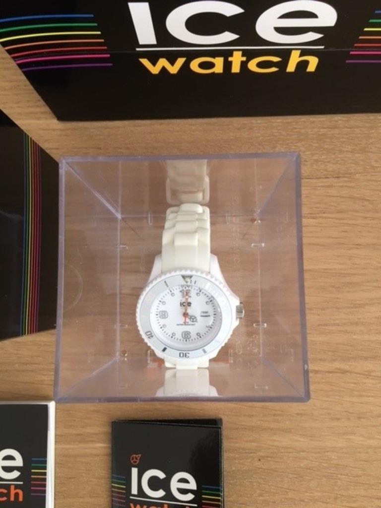 MONTRE ICE WATCH - WATER RESISTANT, Enlèvement ou Envoi, Comme neuf, Montre-bracelet