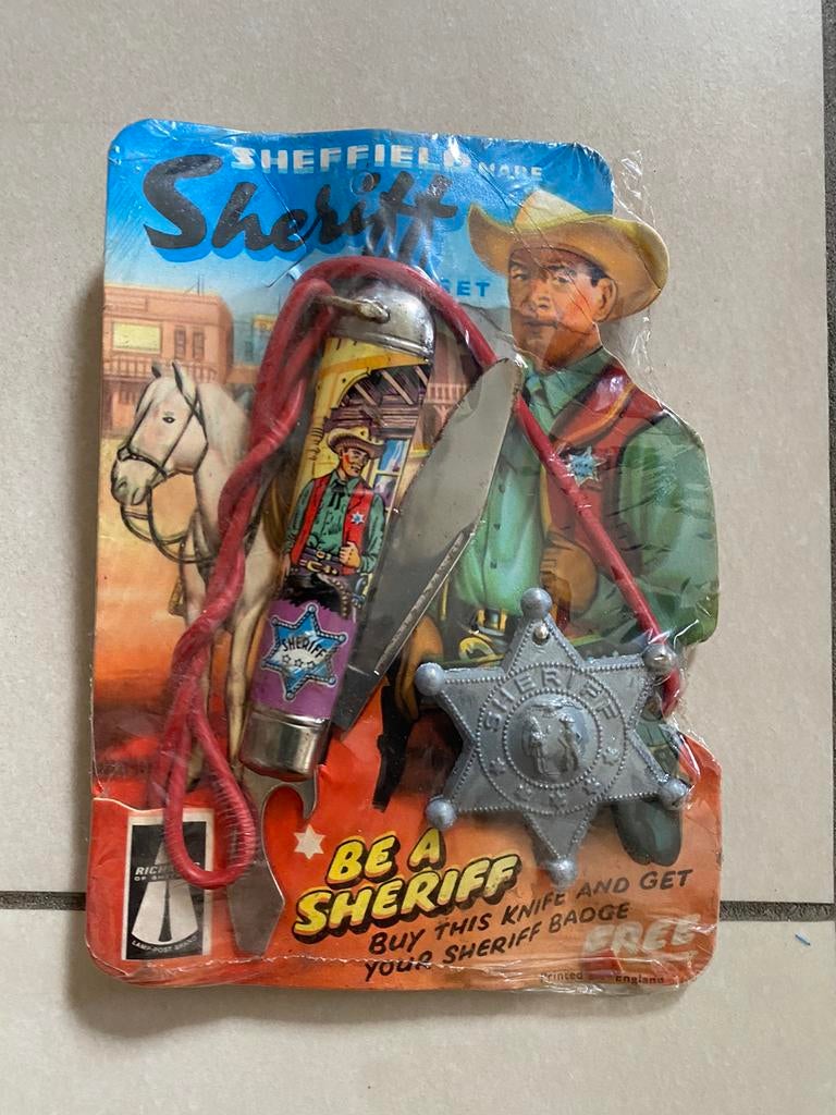 Zakmes, flesopener en sheriffster uit de jaren 60., Verzamelen, Speelgoed, Nieuw