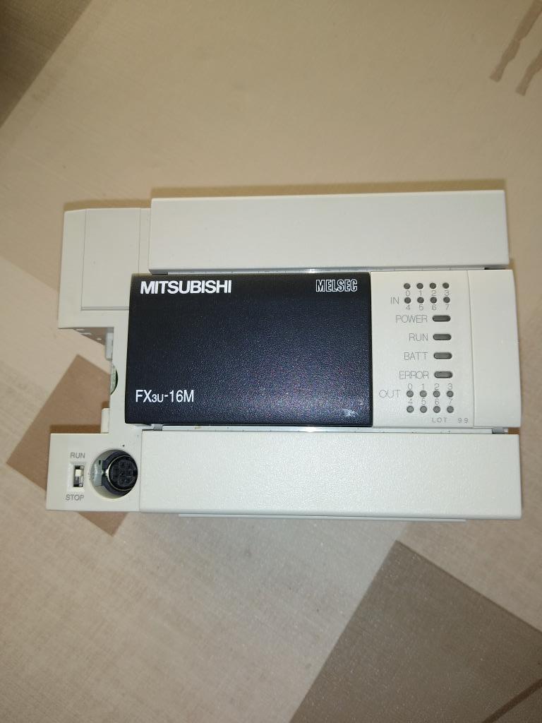 FX3U-16MR/ES gebruikte basis unit 100-240VAC 8 in 8 relais u, Elektronische apparatuur, Ophalen, Zo goed als nieuw