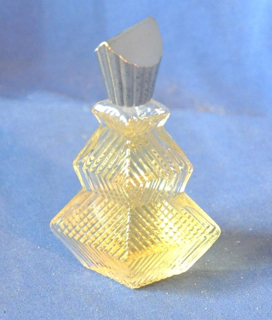 fiole remplie avon elegance (8), Ophalen of Verzenden, Zo goed als nieuw, Parfumfles, Gevuld