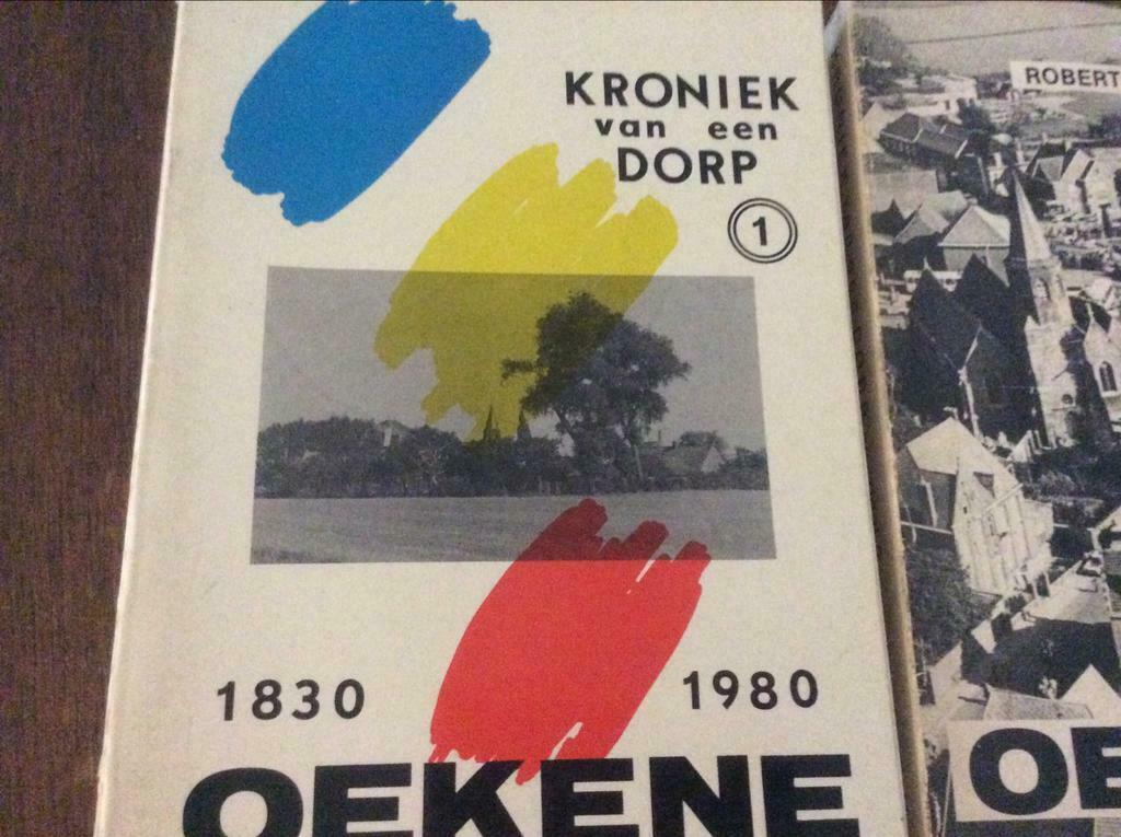 OEKENE Kroniek van een dorp 1830-1980-Robert Houthaeve/ 1/2., Ophalen of Verzenden, Zo goed als nieuw