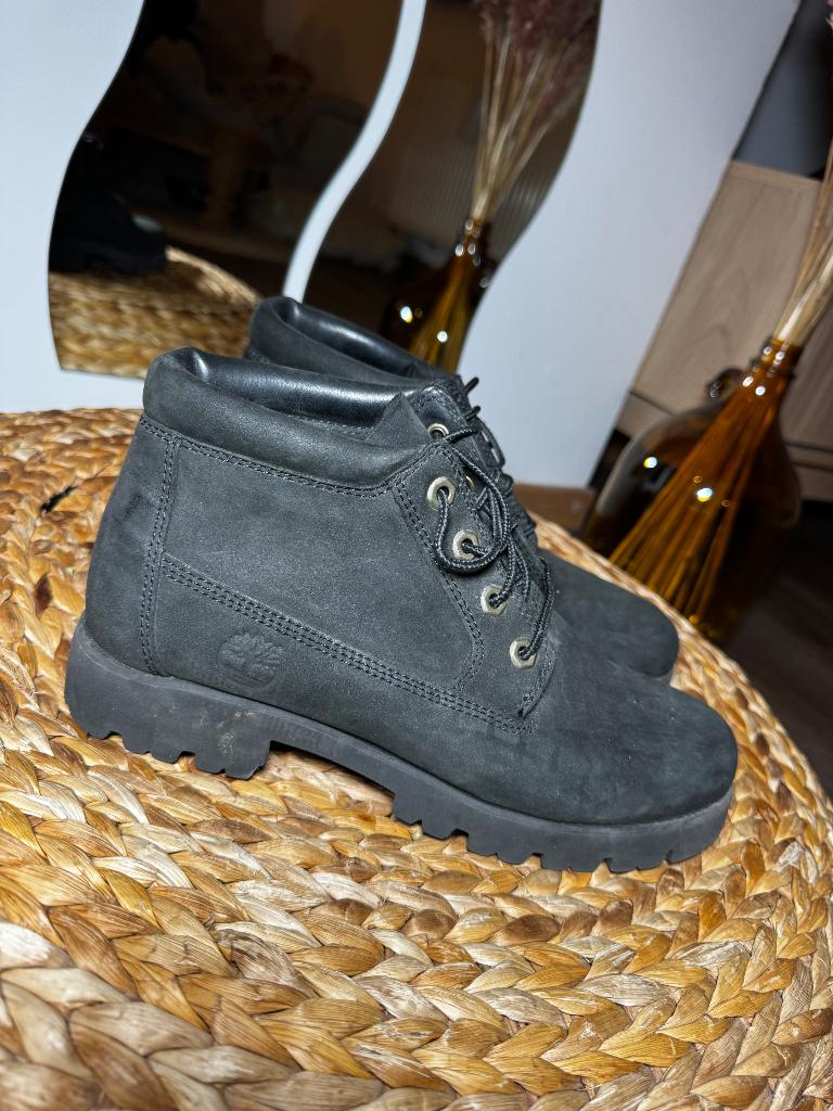 Timberland zwarte nubuck boots - 40, Zwart, Lage of Enkellaarzen, Ophalen of Verzenden, Zo goed als nieuw