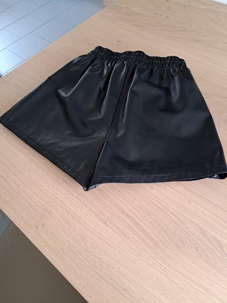 Short simili cuir noir, Enlèvement, Noir