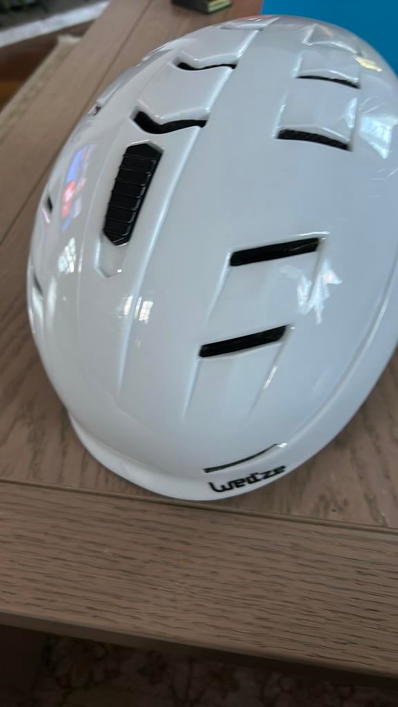 Witte skihelm, Sport en Fitness, Ophalen, Zo goed als nieuw