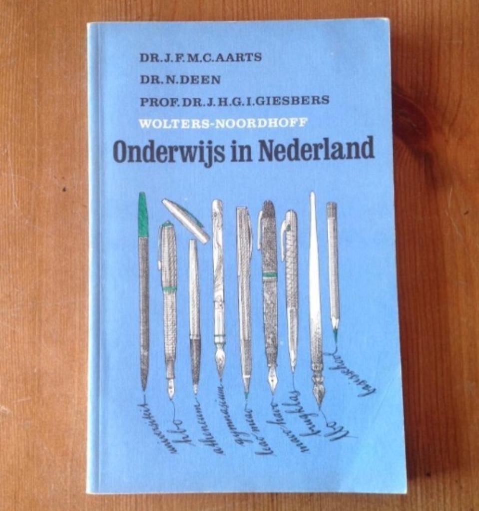 Onderwijs in Nederland, Enlèvement ou Envoi, Comme neuf, Enseignement supérieur professionnel