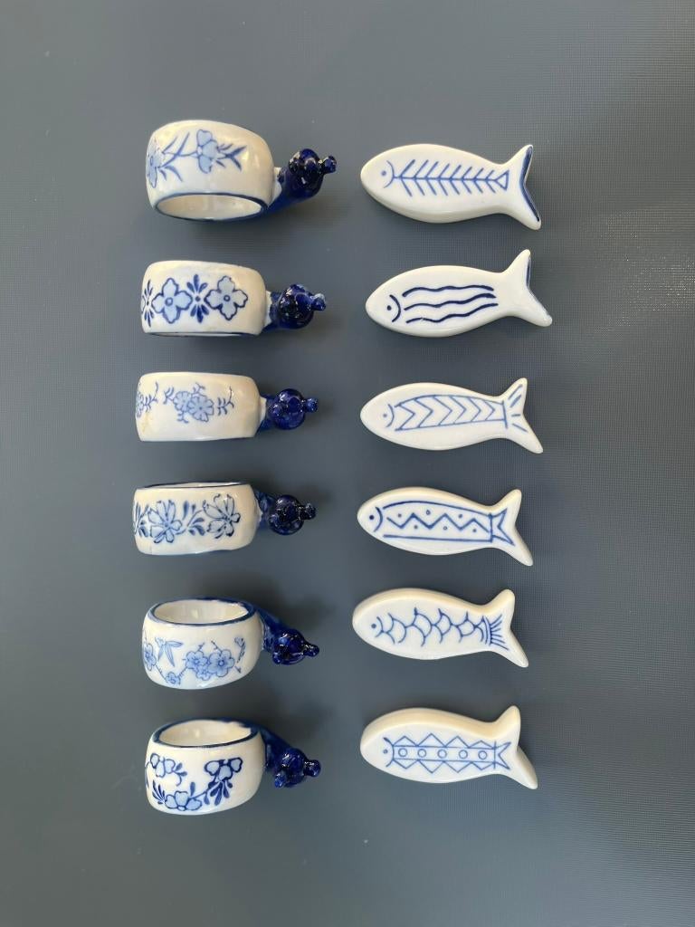 Blauw-witte keramieken servetringen + mesleggers, Neuf, Enlèvement ou Envoi, Céramique, Autres types