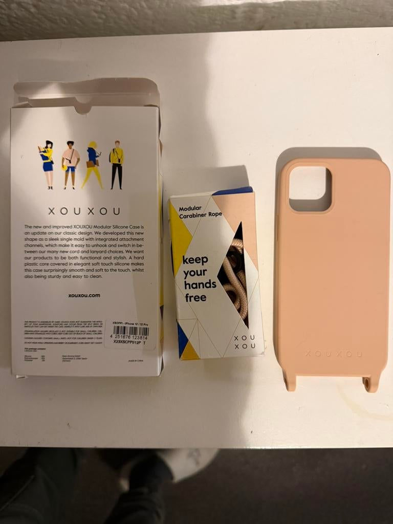 Coque XouXou iphone 12 / 12 pro neuve avec cordon, Enlèvement ou Envoi, Neuf, IPhone 12