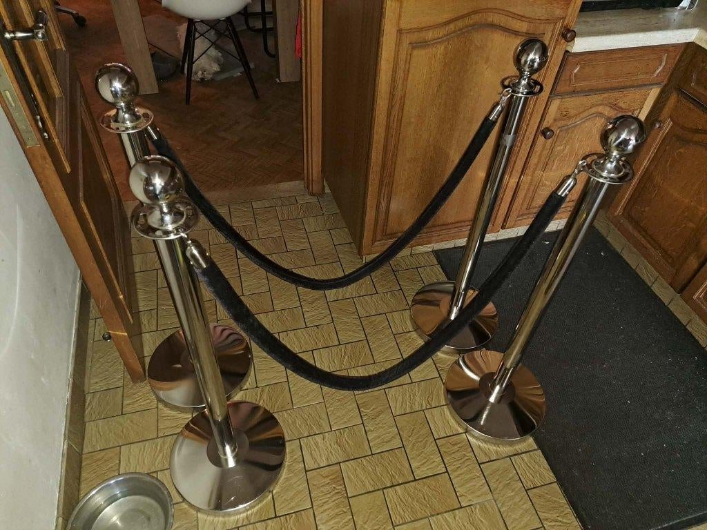 GJ Floors – Set afzetpalen met koord–Chroom–Incl zwart koord, Enlèvement, Utilisé, Mobilier