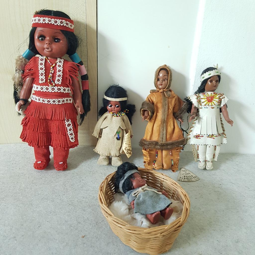 Carlson dolls, Indian handicraft, Canada., Verzamelen, Poppen, Ophalen of Verzenden