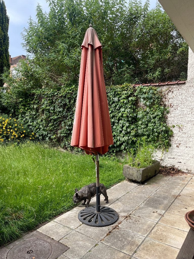 Parasol bâton en bois et pied en fer forgé, 3 à 4 mètres, Comme neuf, Enlèvement, Parasol sur pied