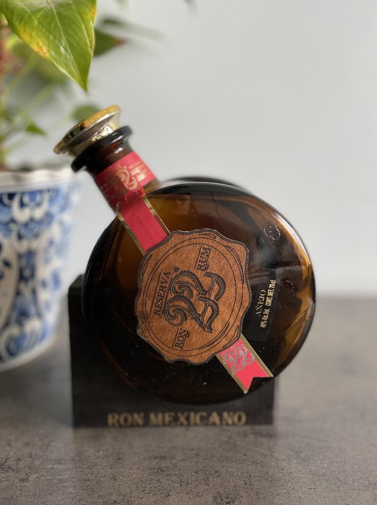 Glazen fles uit Mexico, Verzamelen, Glas en Drinkglazen, Ophalen, Zo goed als nieuw, Overige typen