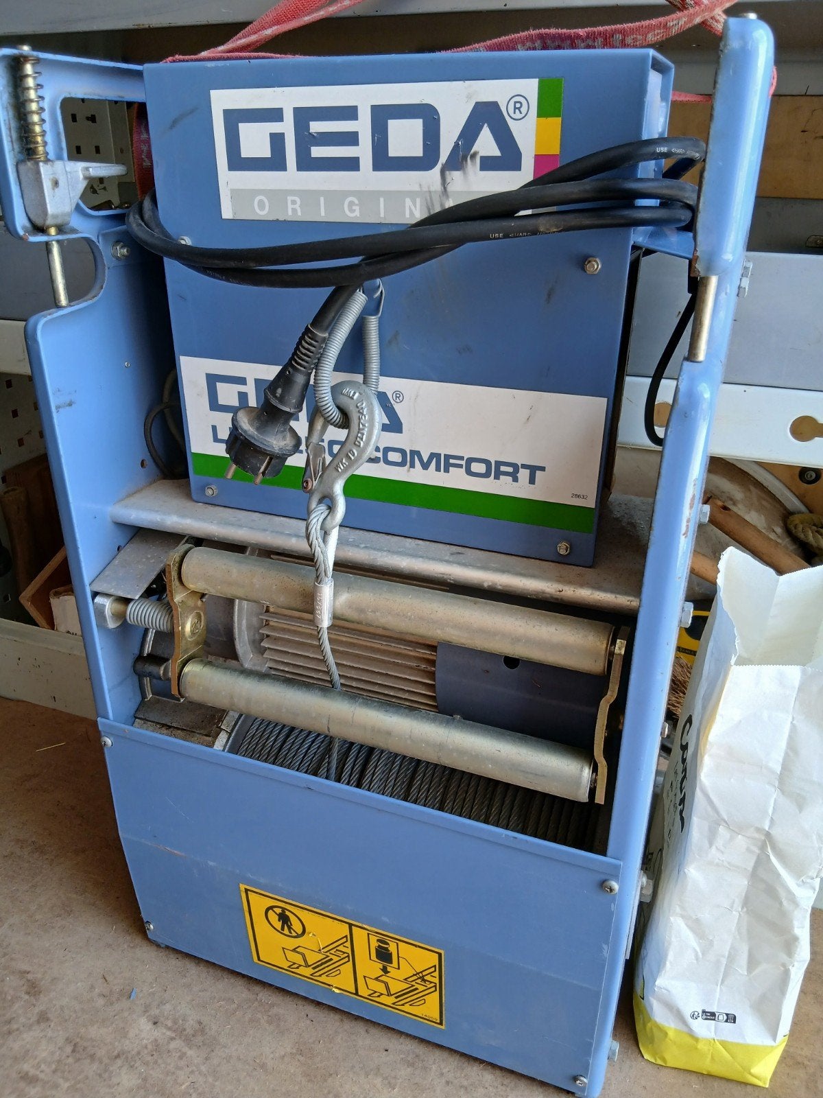 Monte-charge tuiles GEDA LIFT COMFORT 250K   année 2020., Bricolage & Construction, Monte-charges, Enlèvement
